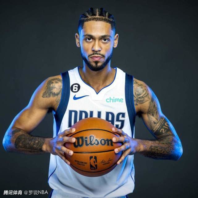 斯莫林和罗马在今年夏天续约至2025年，而现在斯莫林何时能够复出仍未确定，罗马只能继续等待。
